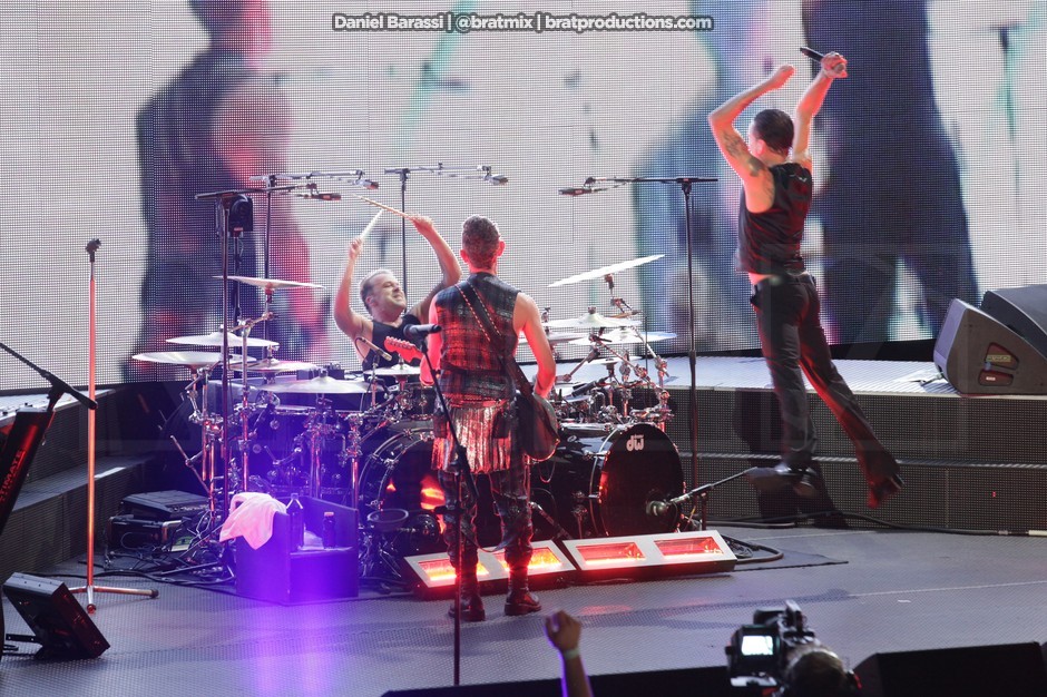 Depeche Mode - Live